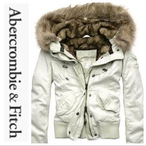 💕SALE💕Abercrombie & Fitch Off White Fur Bomber